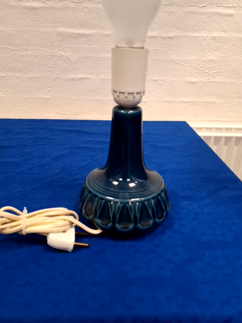 Bordlampe med skærm